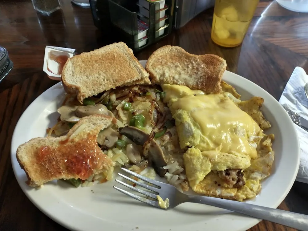Omelet and Hash Browns
